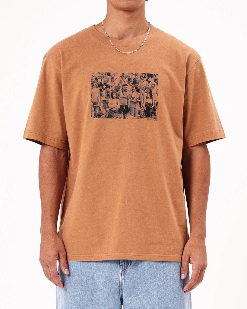 Sunset Crowd Tee - Bronze