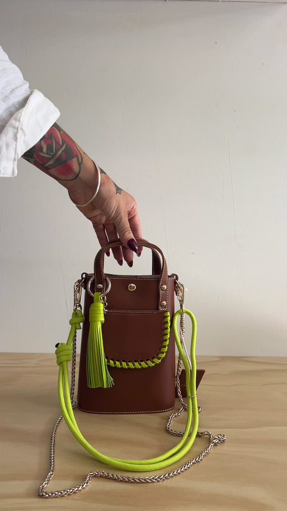 Video of craie leather bag showing all of the details and features.
